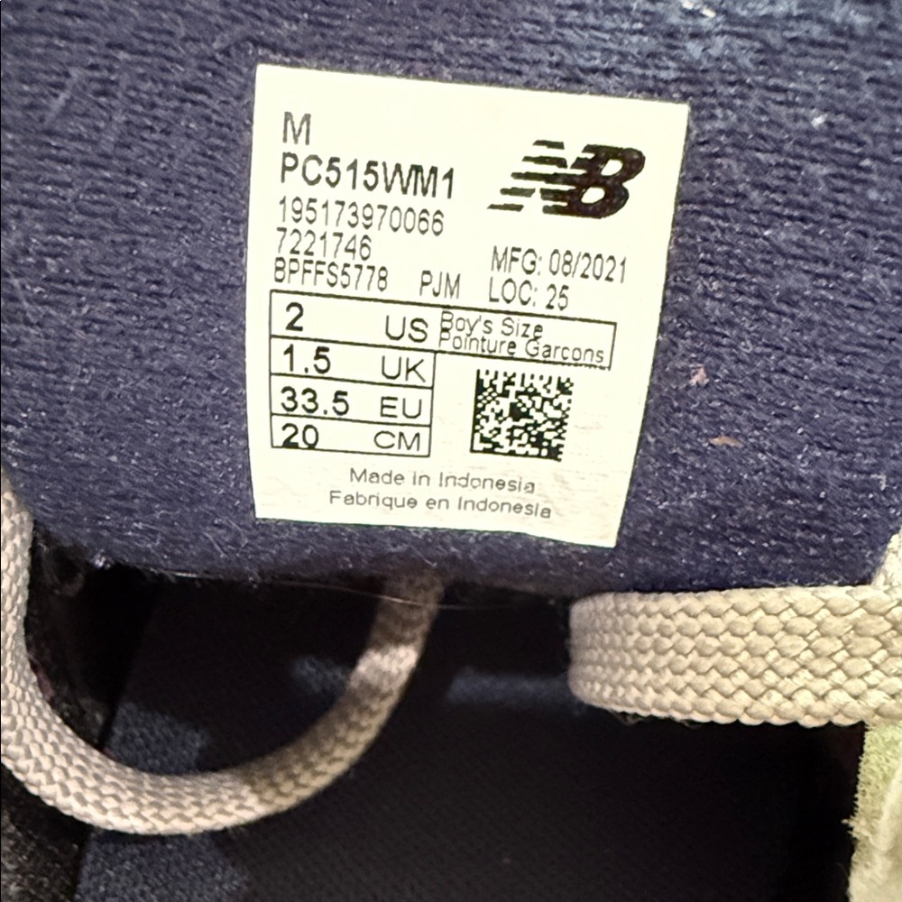 New Balance Kids' Sneakers in Navy and Red - Picture 2 of 9